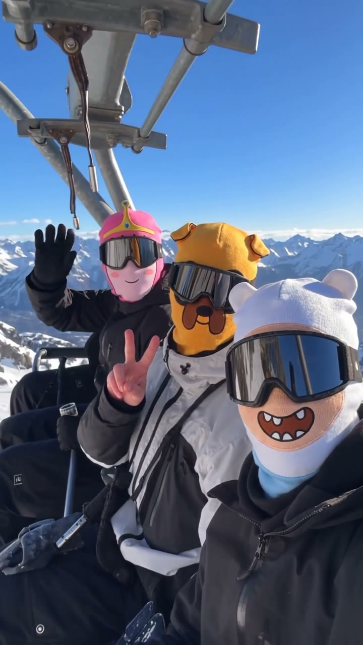 AdventureMask ski masks on the mountain